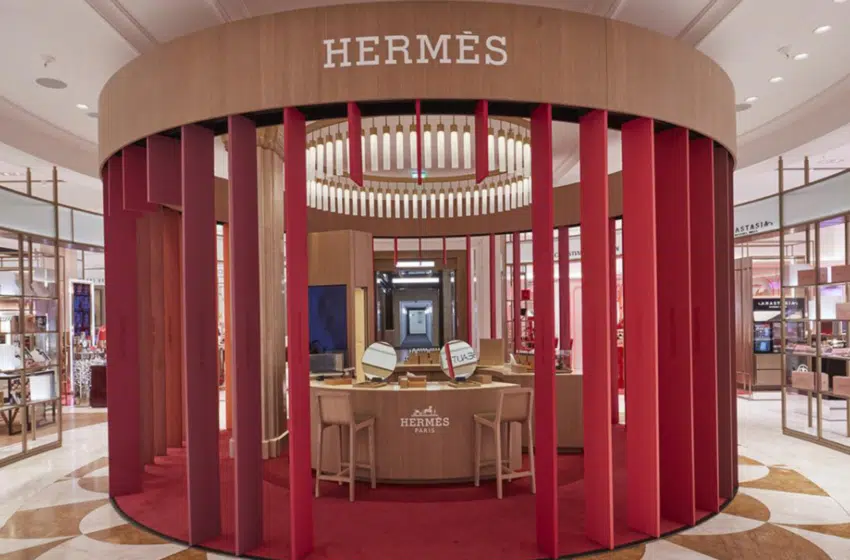 Hermès ouvre au cœur de Londres, un magasin dédié à l’univers féminin
