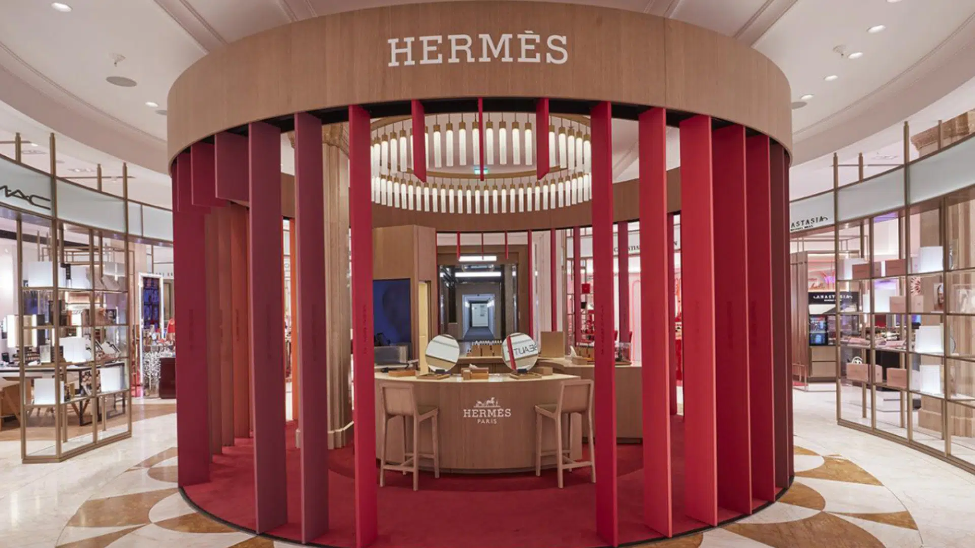 Hermès ouvre au cœur de Londres, un magasin dédié à l’univers féminin