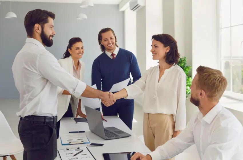 Zoom sur le métier de Business Developer : salaires, compétences, masters