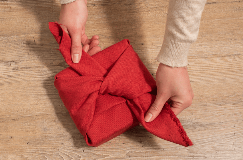 Le furoshiki : nouvelle tendance pour emballer ses cadeaux