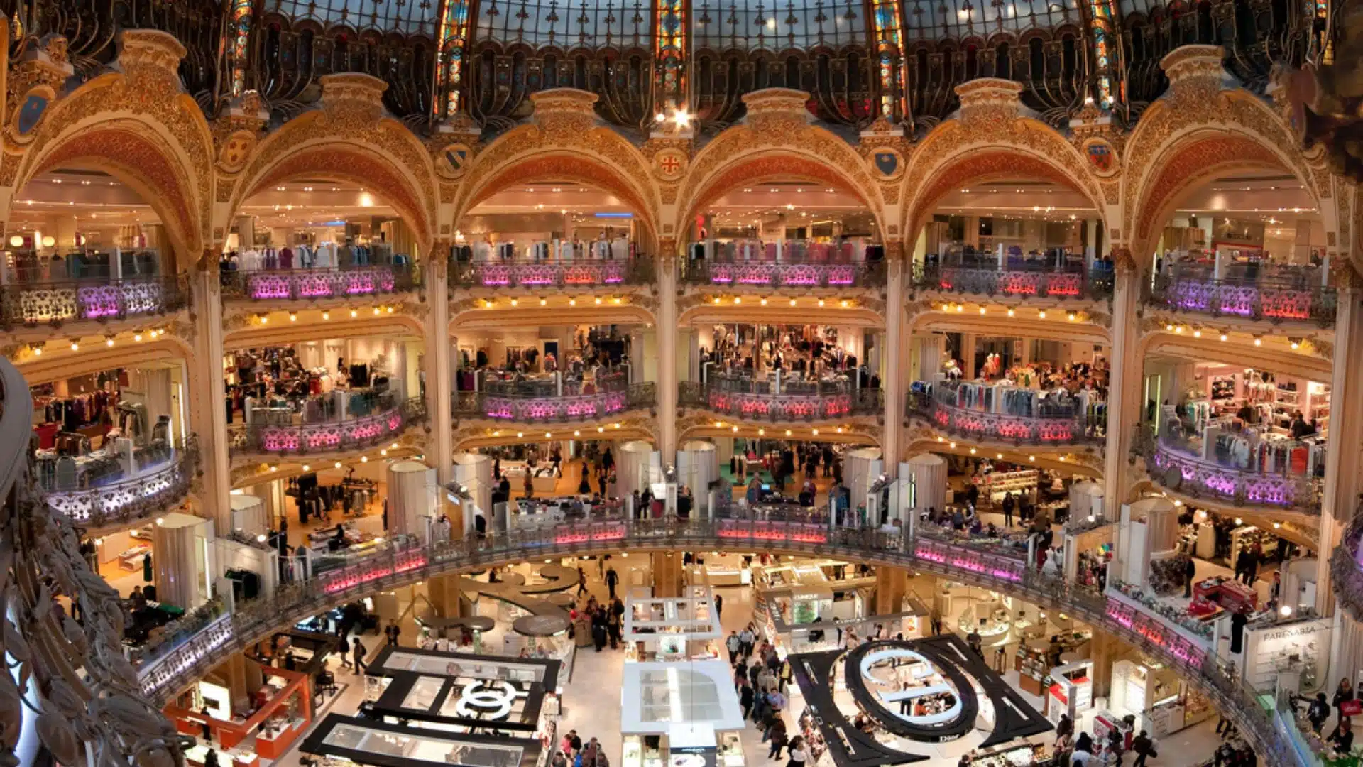 Le dossier Galeries Lafayette: salaires, processus de recrutement, carrière