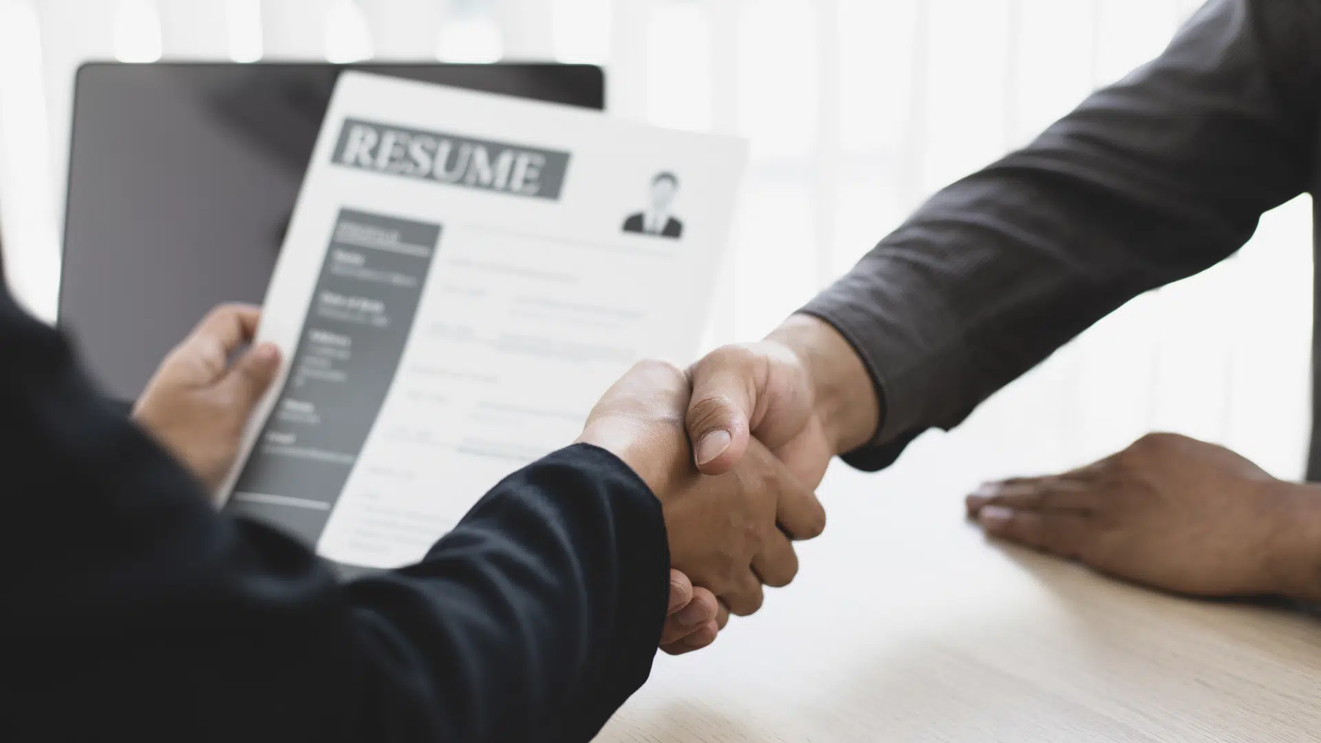 Faut-il être honnête en entretien d’embauche ?