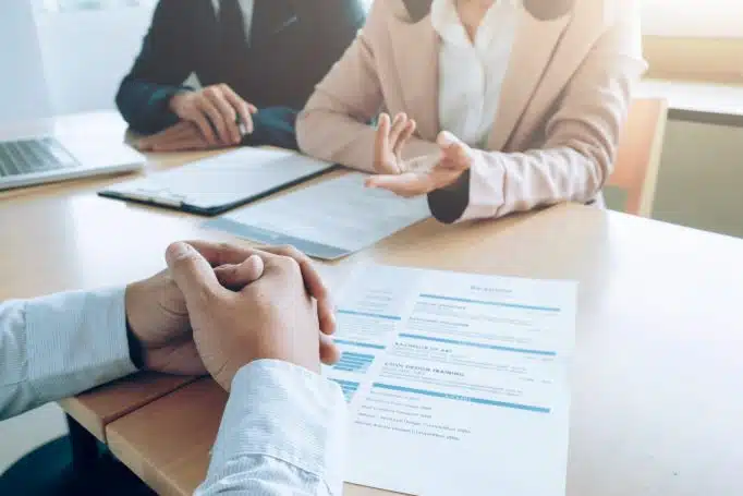 L’intérêt de passer par les cabinets de recrutement à la sortie d’école