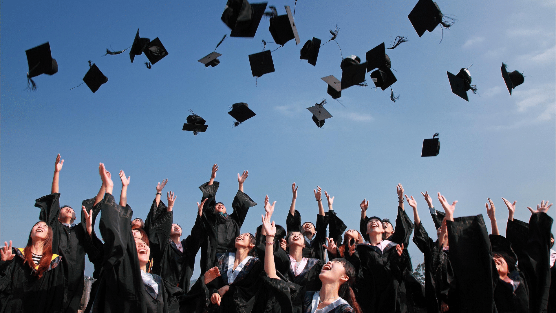 Les salaires et le taux d’emploi des jeunes diplômés des grandes écoles augmentent !