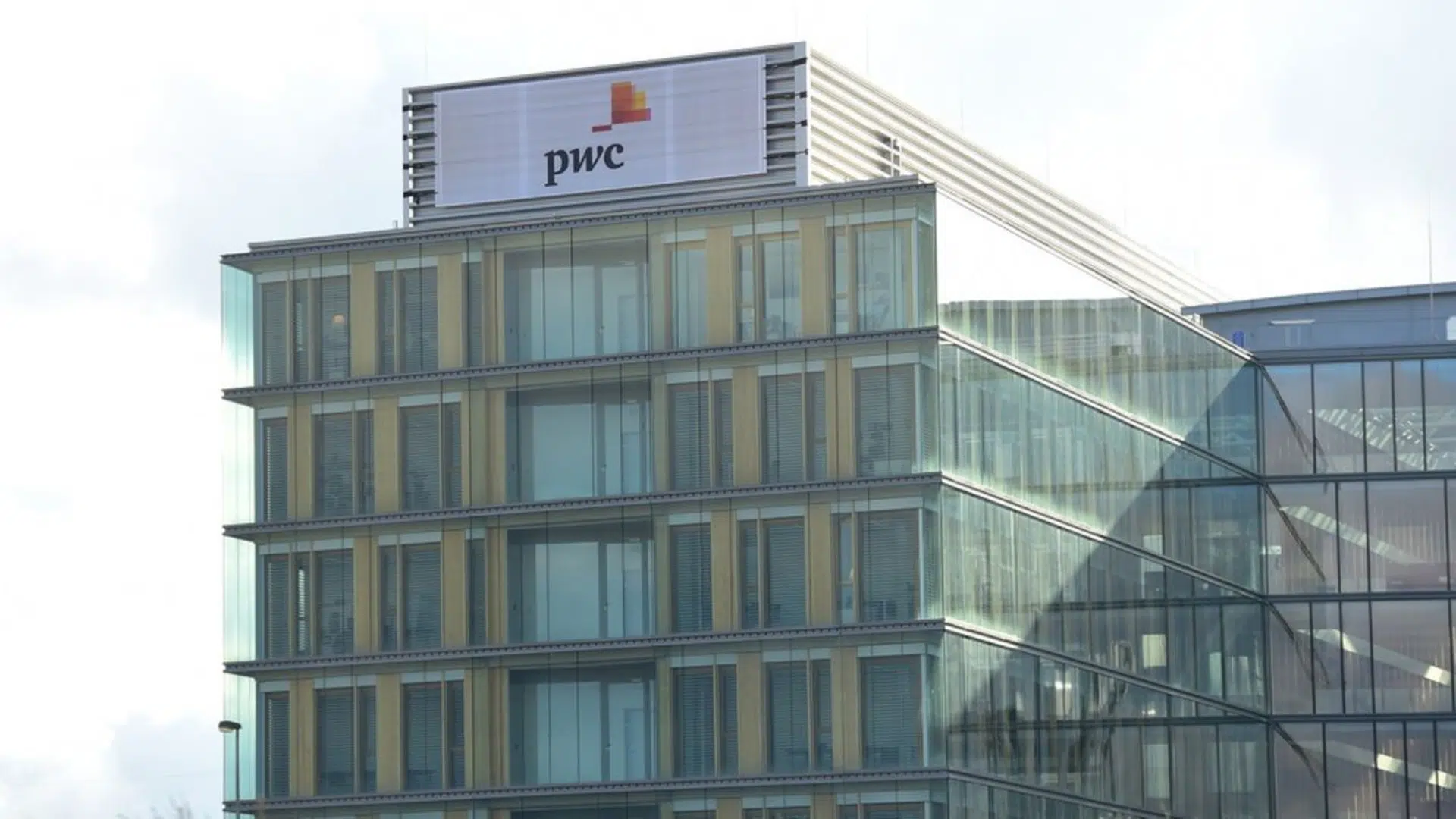 Enquête de PwC : l’IA et ses conséquences sur les carrières
