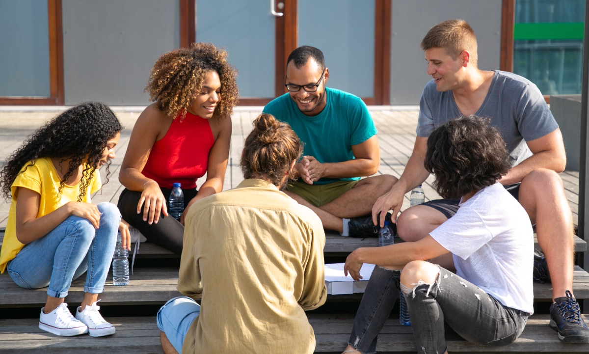 L’art de se faire des amis en écoles de commerce : les secrets des étudiants les plus sociables !