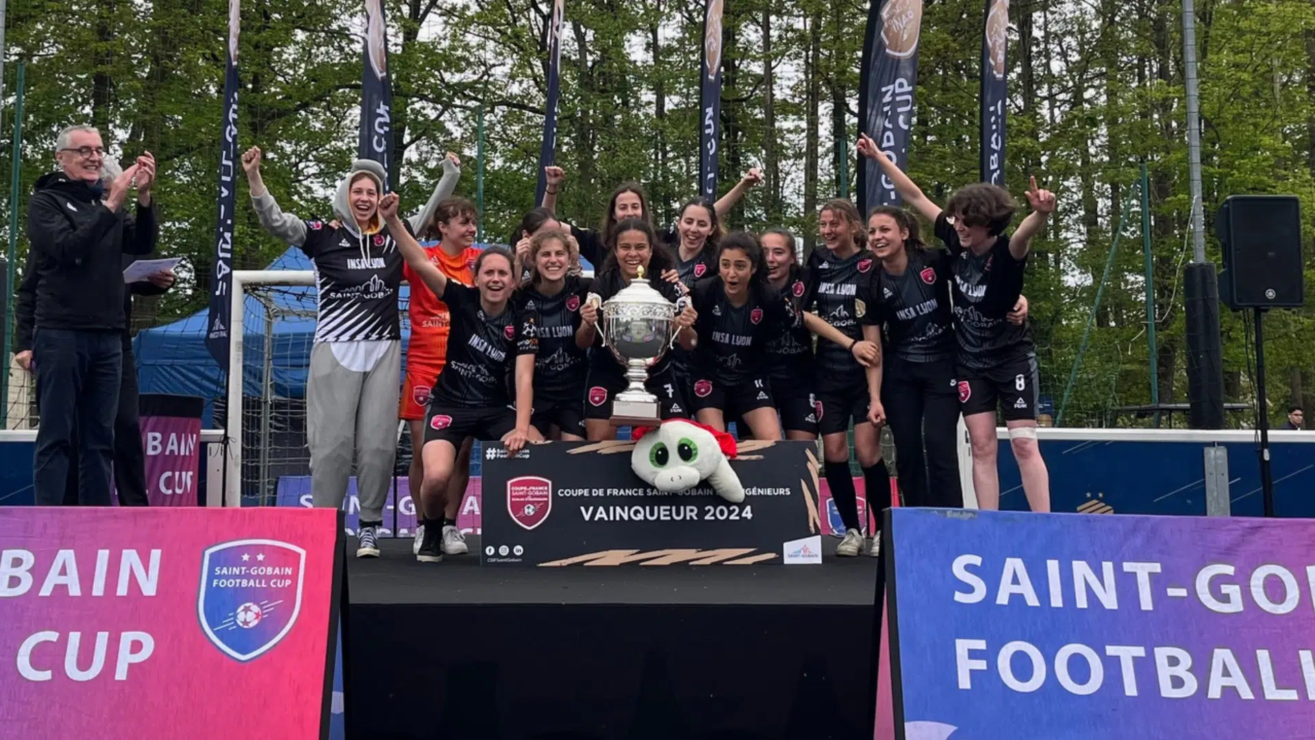 Saint-Gobain Football Cup 2024 : quelles écoles ont remporté la Coupe de France des écoles d&rsquo;ingénieurs et de commerce ?