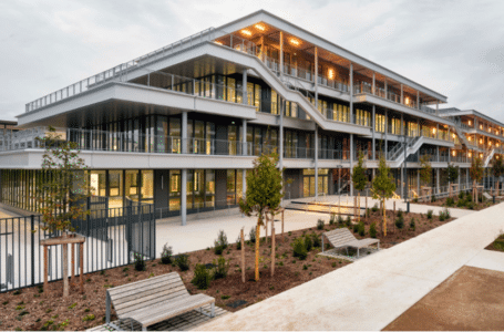 Combien gagne les diplômés de emlyon business school ?