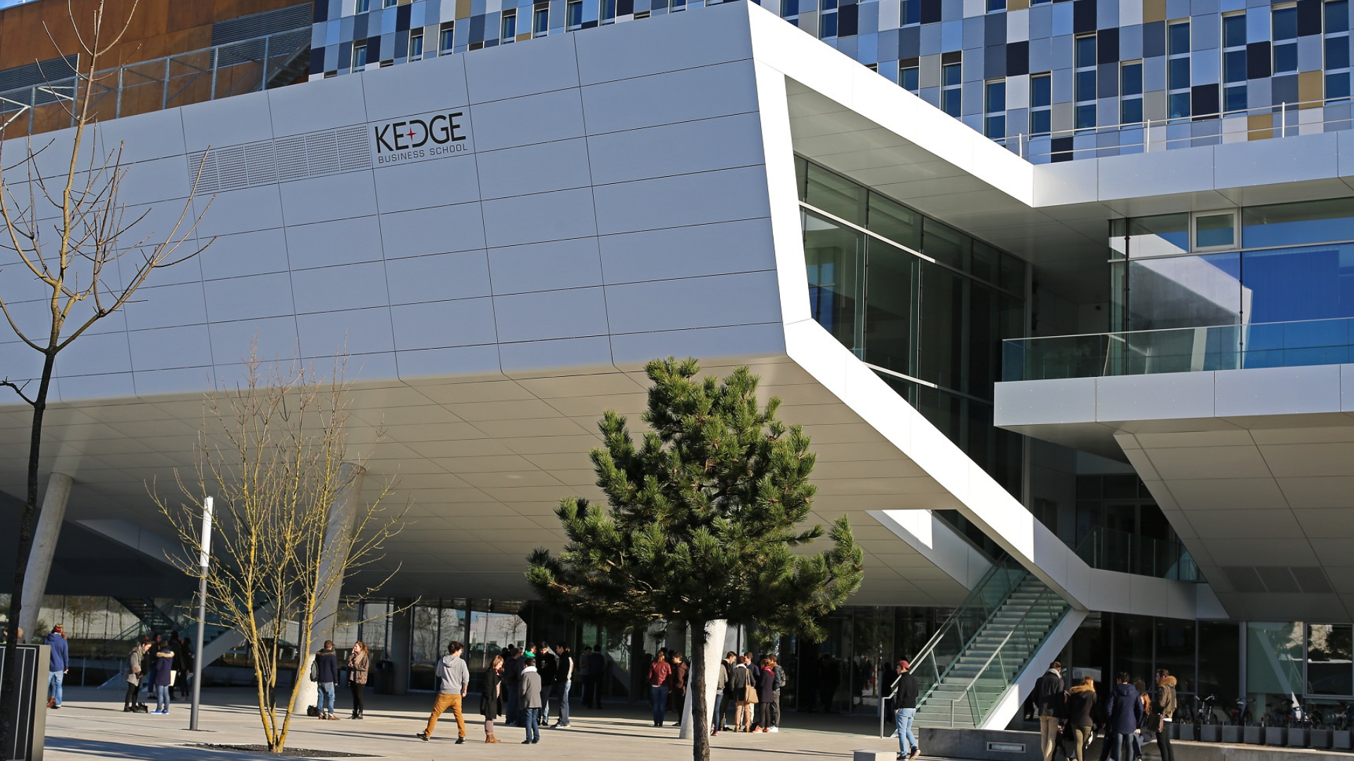 24H sur le campus de KEDGE Bordeaux : immersion dans une école vivante et engagée 24H sur le campus de KEDGE Bordeaux : immersion dans une école vivante et engagée