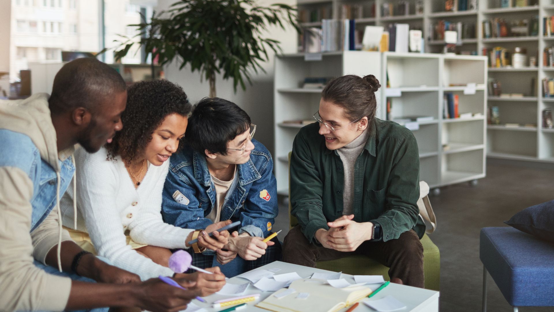 Top 5 des associations qui boostent ton CV en école Top 5 des associations qui boostent ton CV en école