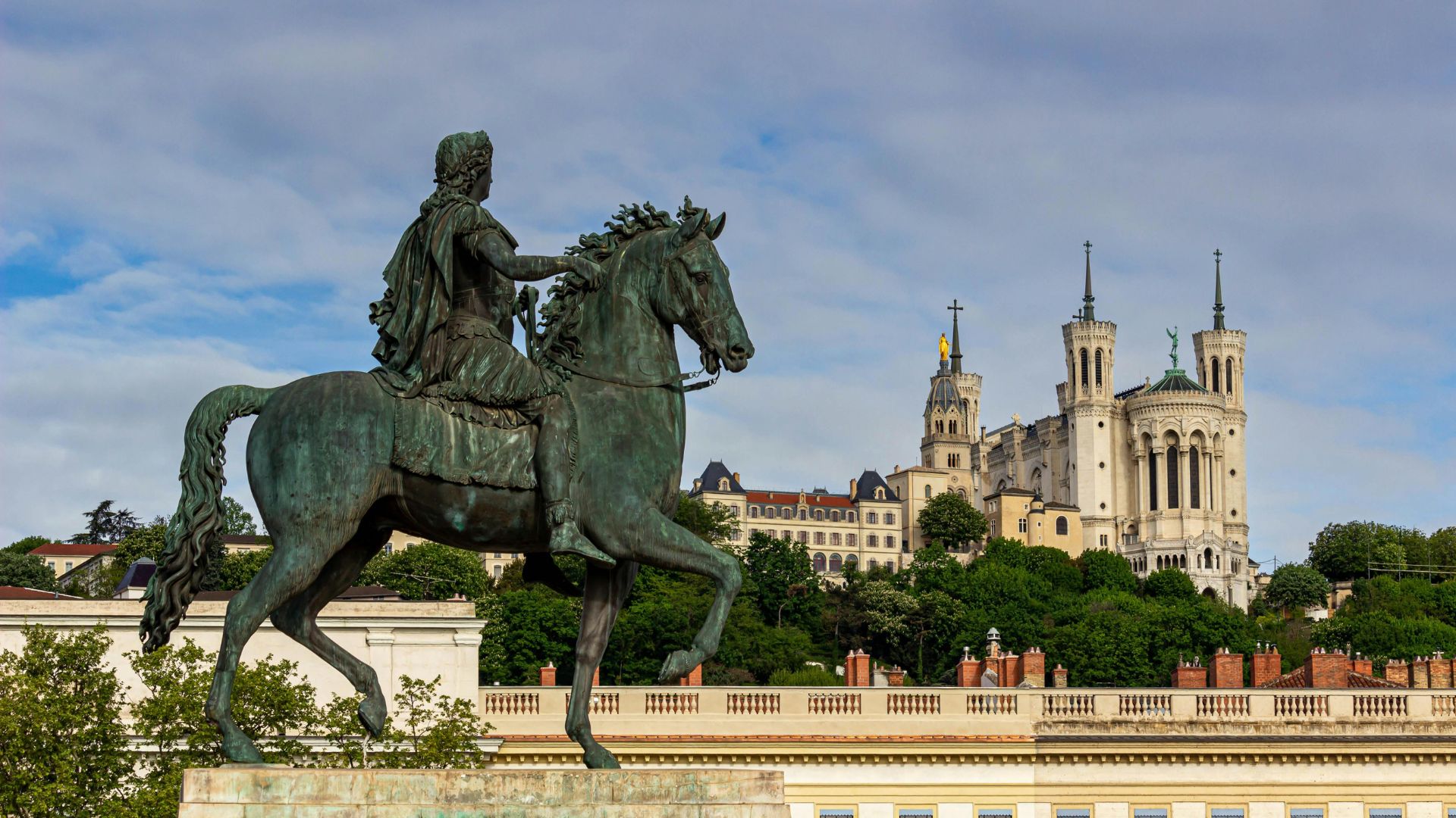  Guide pratique du jeune actif à Lyon