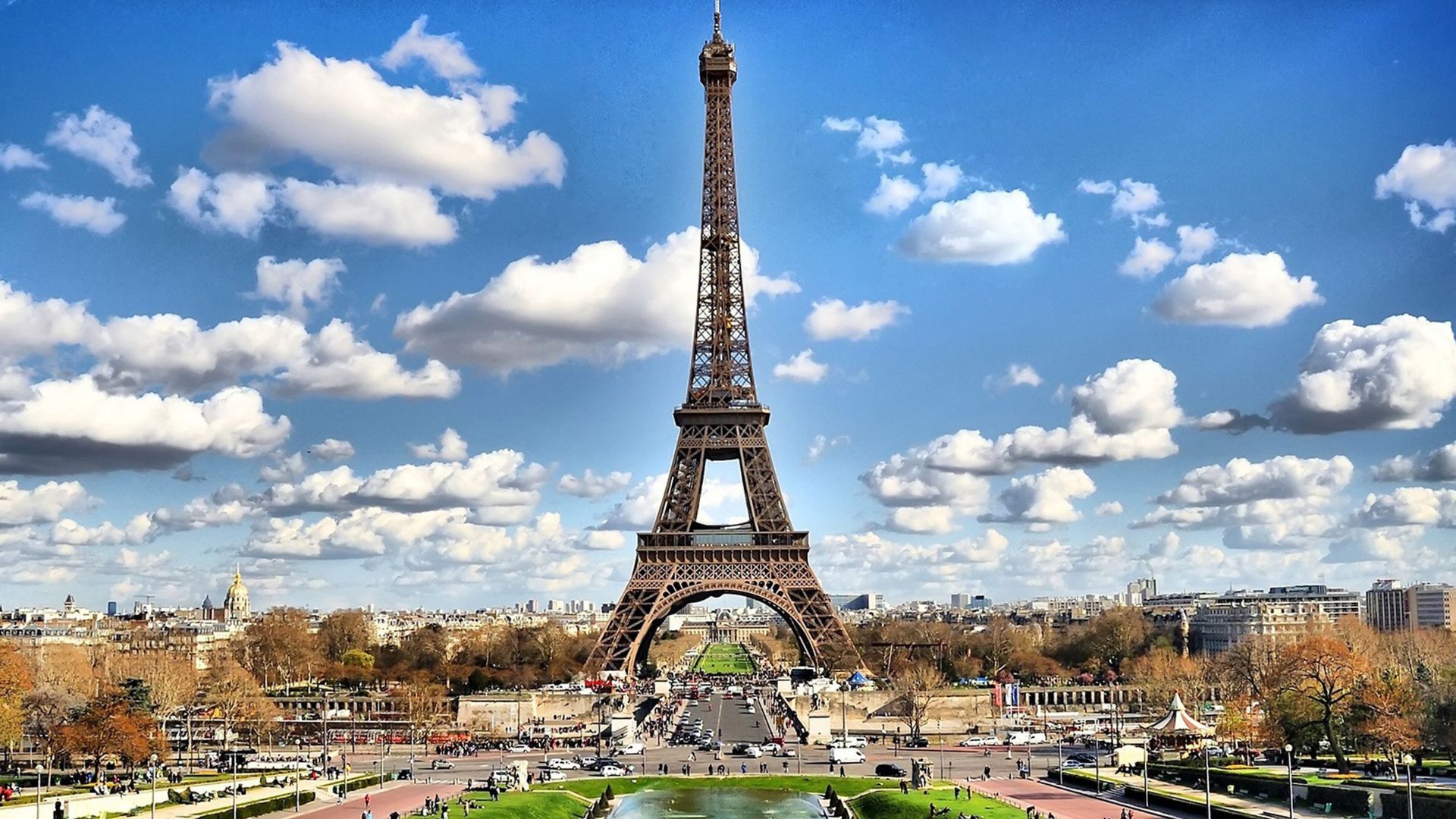  Guide pratique du jeune actif à Paris