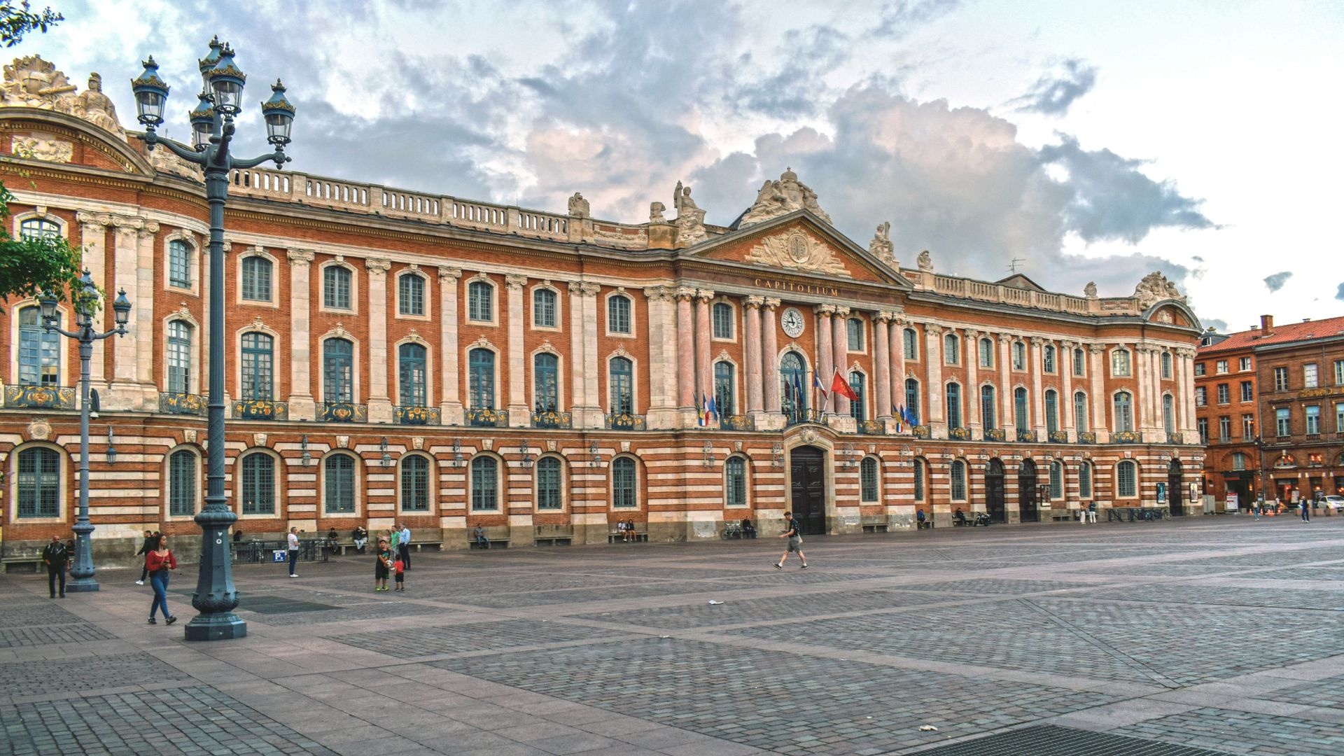  Guide pratique du jeune actif à Toulouse