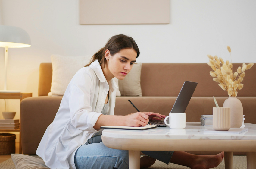  Reconversion dans l&rsquo;immobilier : Comment se former et réussir son projet professionnel