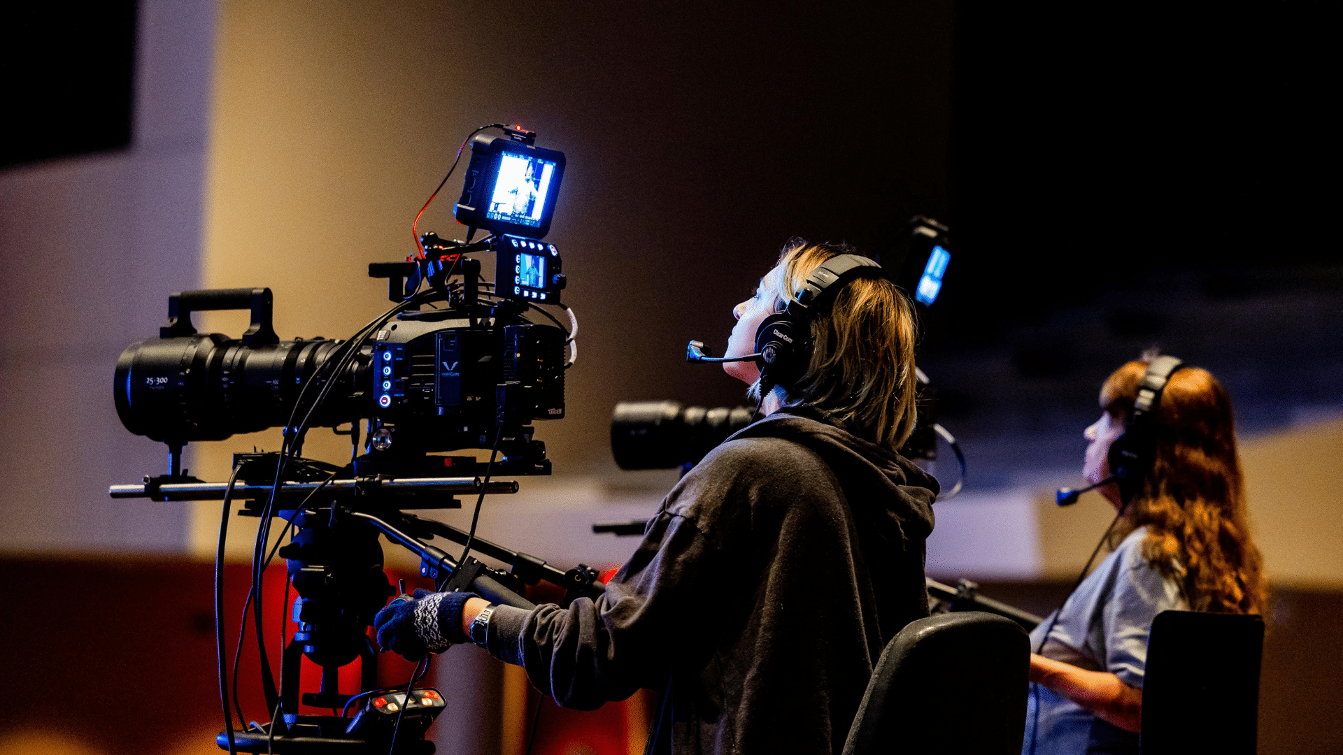 Comment travailler dans la production audiovisuelle