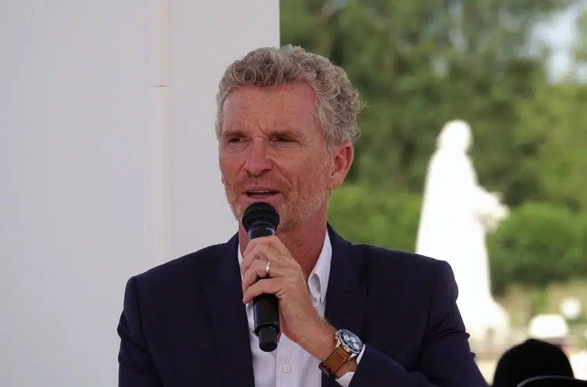 Denis Brogniart (Koh Lanta) : salaire, fortune, parcours..