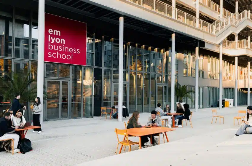emlyon : le Programme Grande Ecole devient gratuit pour les étudiants boursiers (échelon 4 à 7)