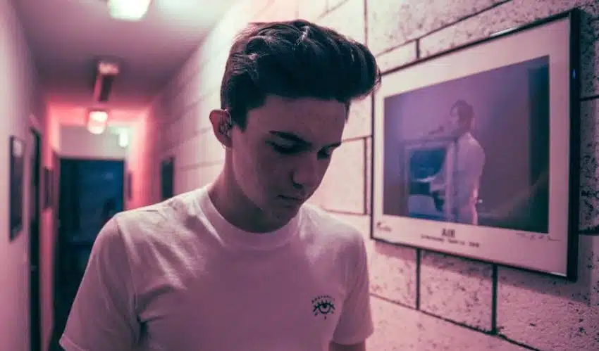 Petit Biscuit : début, carrière musicale, fortune..