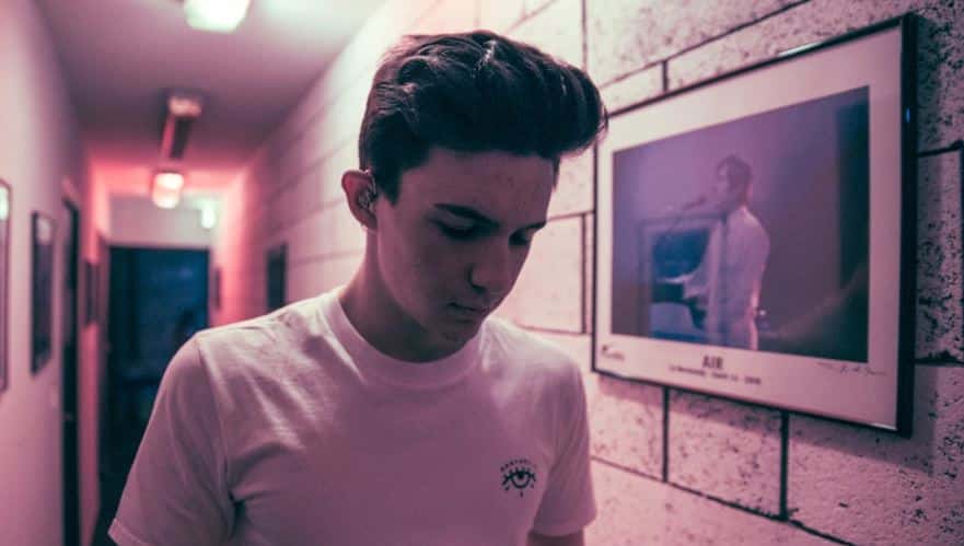 Petit Biscuit : début, carrière musicale, fortune..