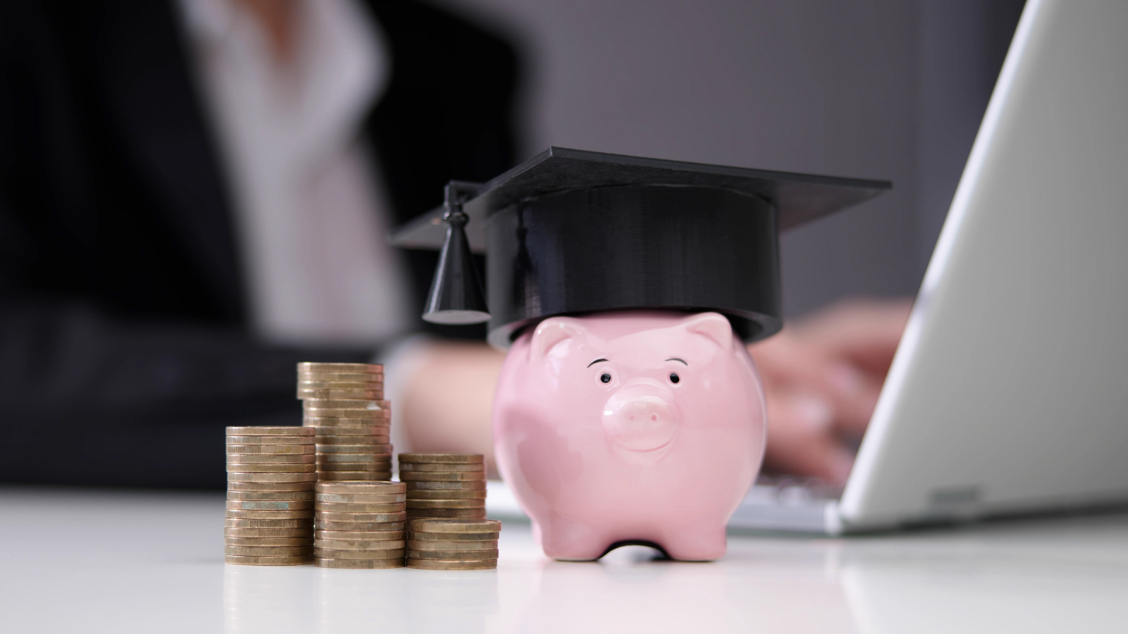  Déclaration d&rsquo;impôts étudiant 2026 : faut-il déclarer ses revenus de stage et de job d&rsquo;été ?