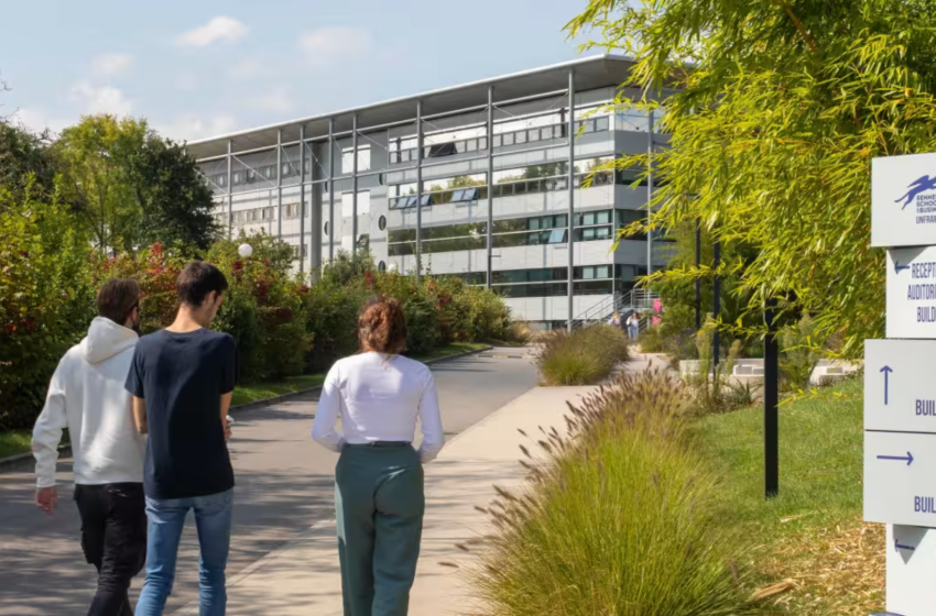 RENNES SCHOOL OF BUSINESS LANCEMENT THE GEN E INCUBATEUR ENTREPRENEURIAT
