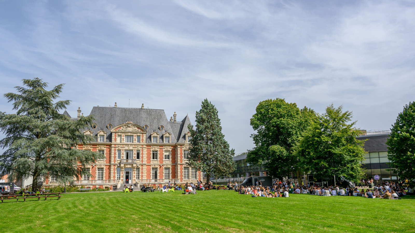  Classement NEOMA 2026 : au coude-à-coude pour la 7e place