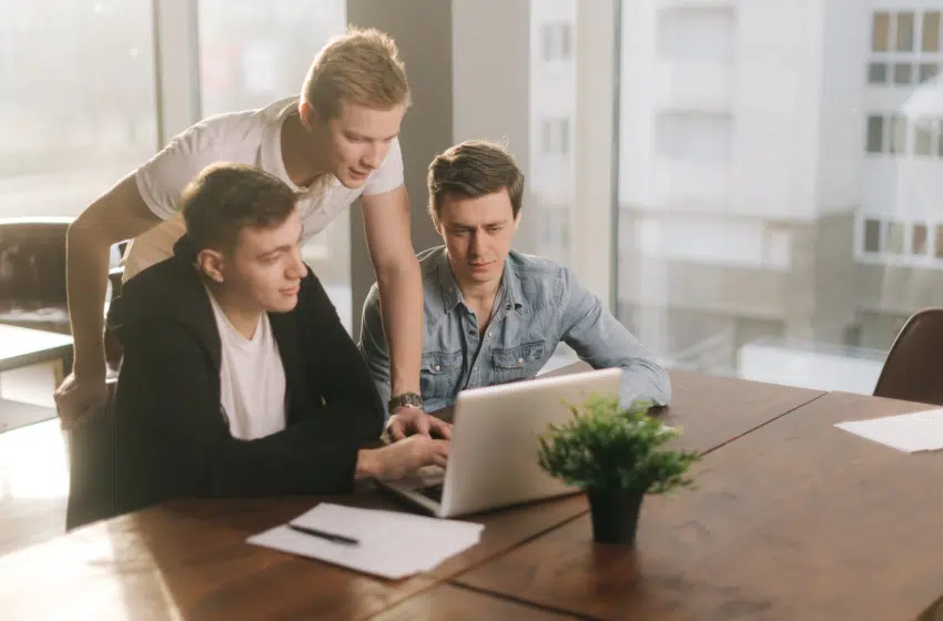 Reconversion professionnelle : pourquoi certains choisissent le portage salarial ?
