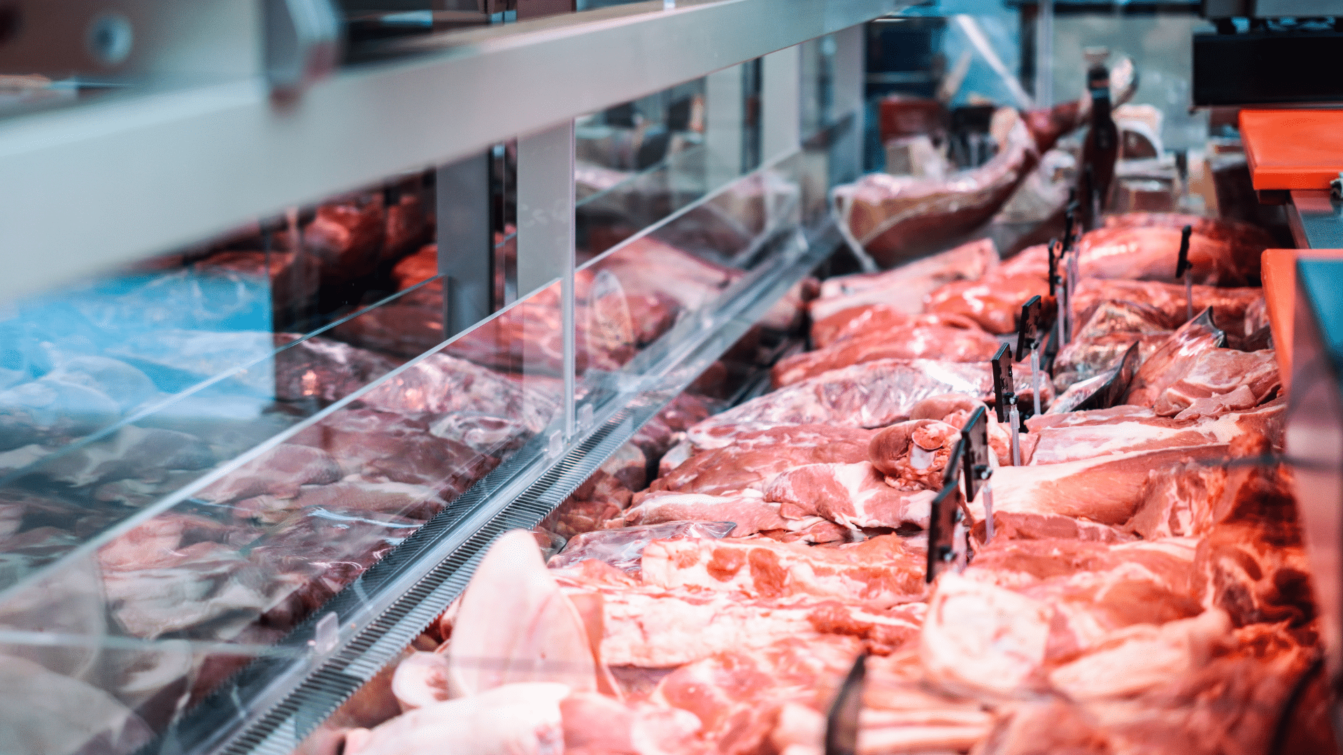 Salmonelle : hachés de veau et saucisses de volaille rappelés en grande surface
